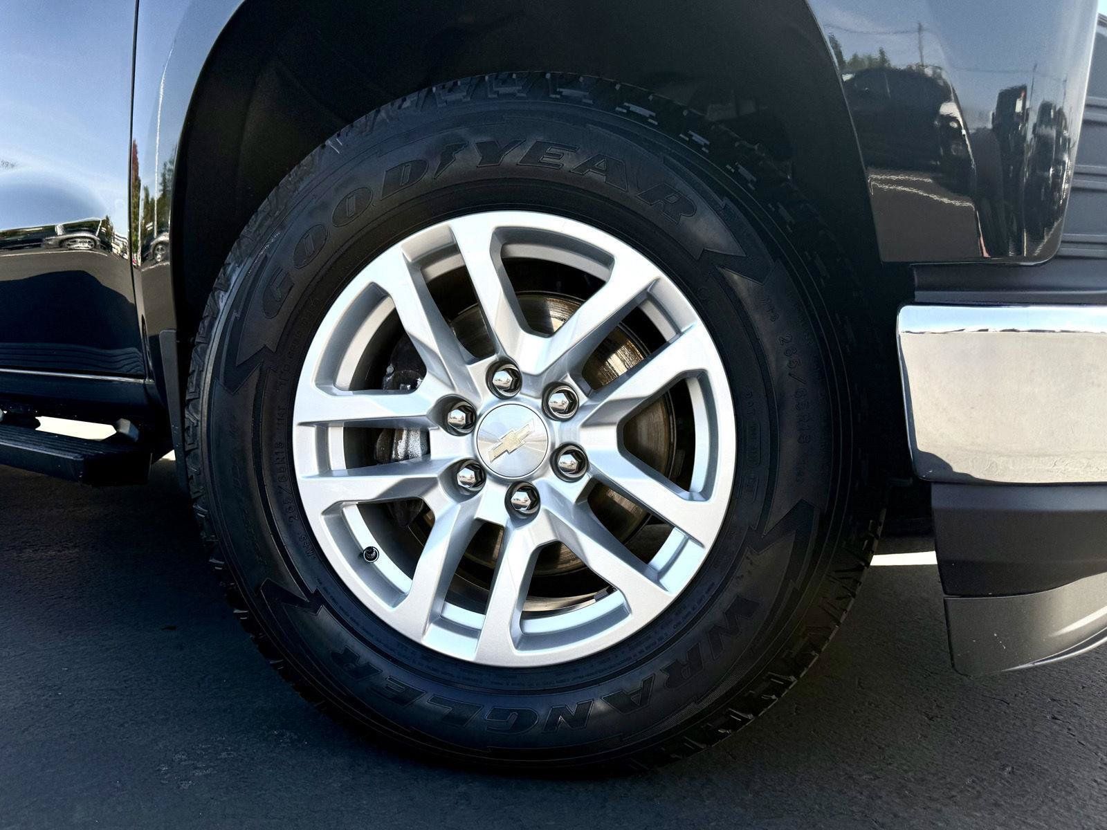 Used 2021 Chevrolet Silverado 1500 LT AWD/4WD image 13