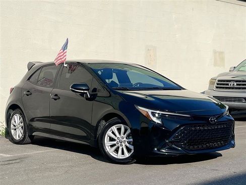 Used 2023 Toyota Corolla SE FWD image 3