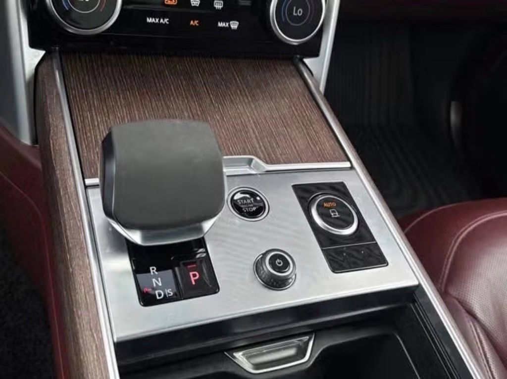 Used 2023 Land Rover Range Rover SE AWD/4WD image 27