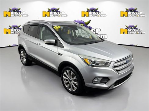 Used 2017 Ford Escape Titanium image 3