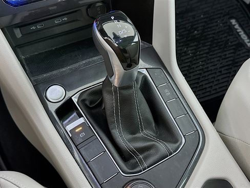 Used 2023 Volkswagen Tiguan SE image 24