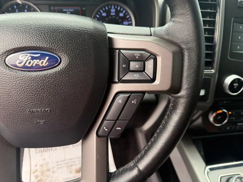 Used 2018 Ford Expedition XLT AWD/4WD image 19
