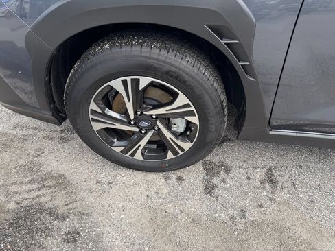 Used 2025 Subaru Crosstrek 2.5i Premium AWD/4WD image 9
