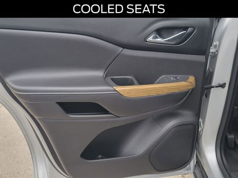 Used 2017 GMC Acadia Denali w/ Technology Package image 13