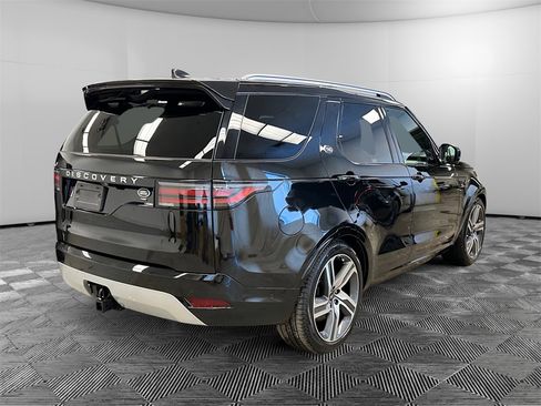 Used 2023 Land Rover Discovery Metropolitan Edition image 5