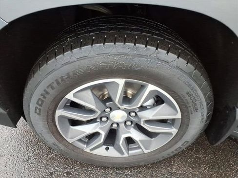 Used 2021 Chevrolet Suburban LT image 13