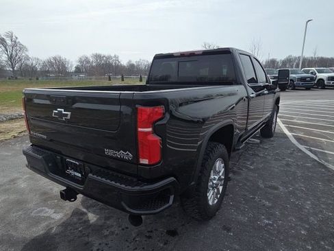 Used 2024 Chevrolet Silverado 3500 High Country w/ High Country Premium Package AWD/4WD image 8