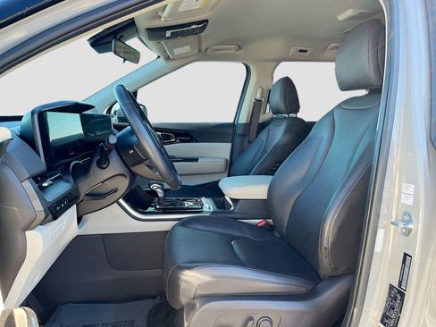 Used 2024 Kia Carnival SX FWD image 20