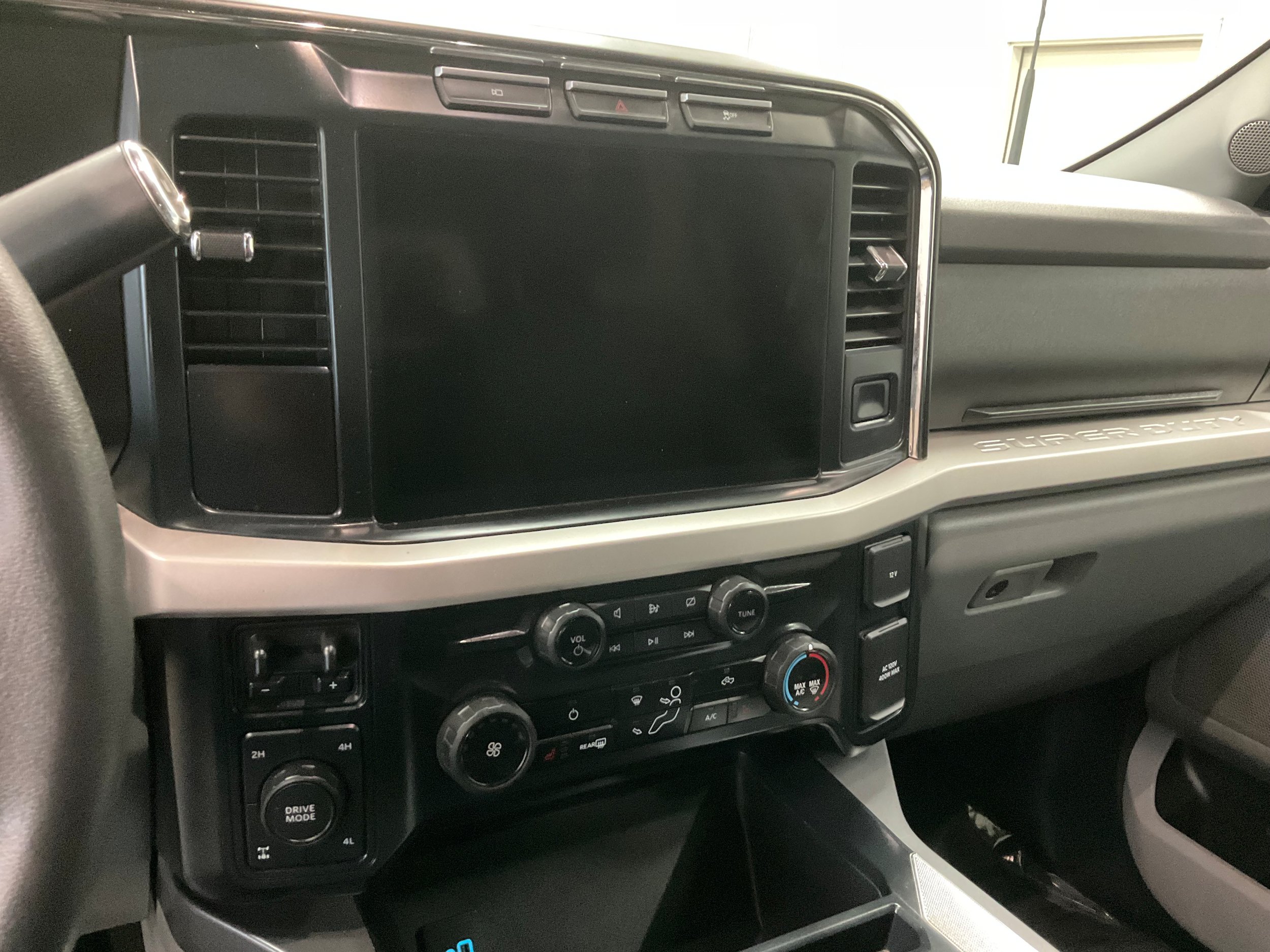 Used 2024 Ford F250 XLT w/ XLT Premium Package AWD/4WD image 15