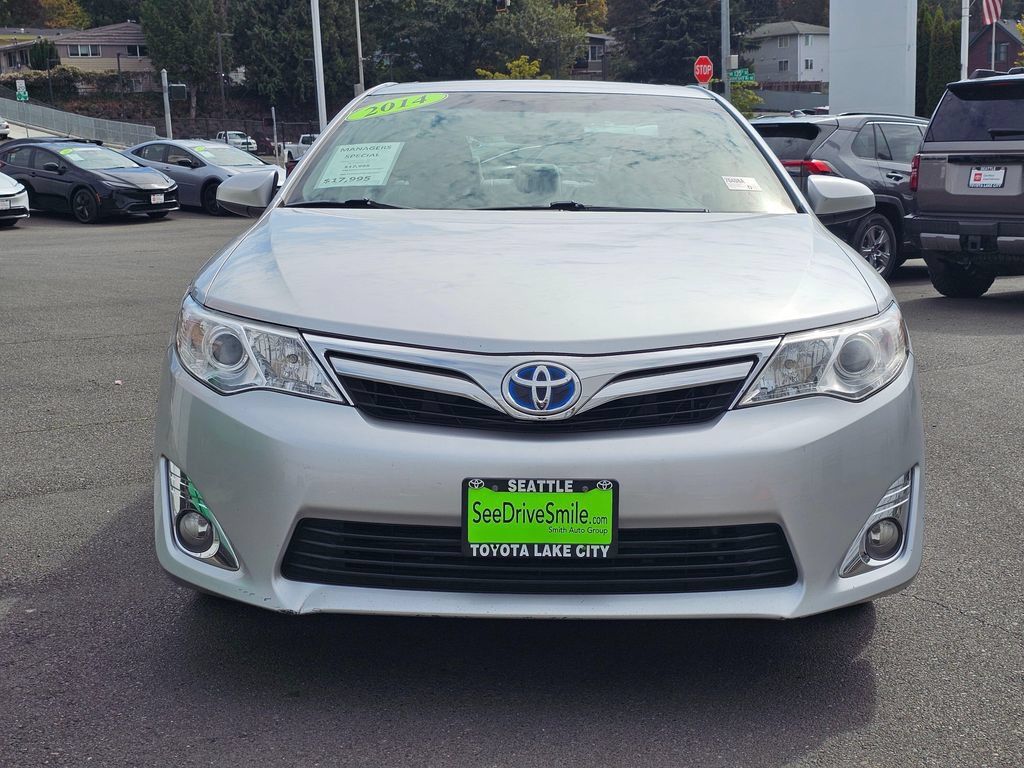 Used 2014 Toyota Camry XLE w/ Leather Package FWD image 2
