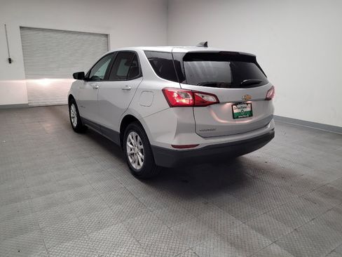 Used 2021 Chevrolet Equinox LS w/ LS Convenience Package image 5
