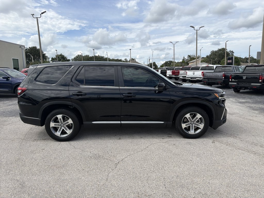 Used 2024 Honda Pilot EX-L image 3