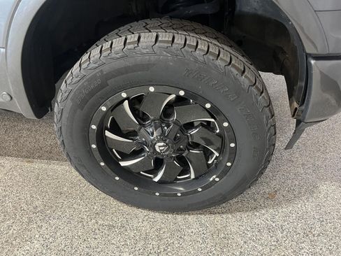 Used 2018 Ford F150 Platinum w/ Equipment Group 701A Luxury AWD/4WD image 28