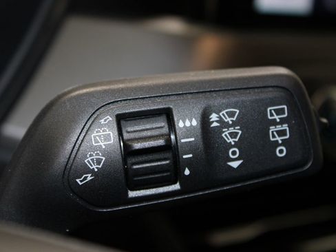 Used 2025 Ford Escape Active AWD/4WD image 44