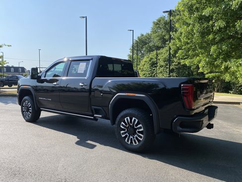 Used 2024 GMC Sierra 2500 Denali Ultimate AWD/4WD image 7