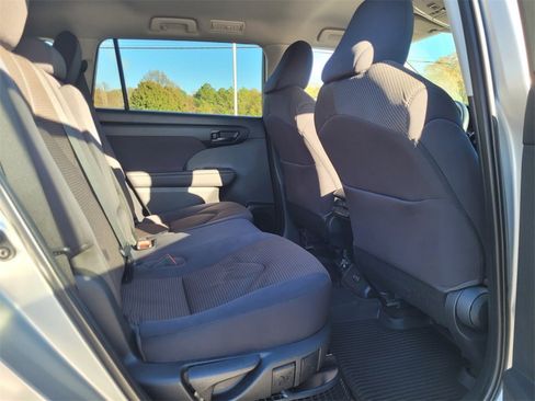 Certified 2023 Toyota Highlander LE image 13