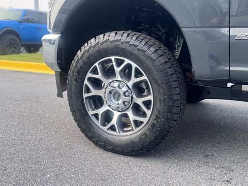 Used 2021 Ford F250 Lariat w/ Lariat Ultimate Package AWD/4WD image 8