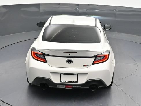Used 2025 Toyota GR86 Premium w/ Performance Package RWD image 19