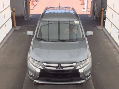 Used 2016 Mitsubishi Outlander SE FWD image 3