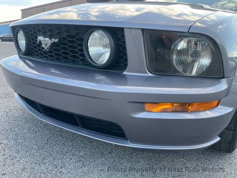 Used 2006 Ford Mustang GT RWD image 14