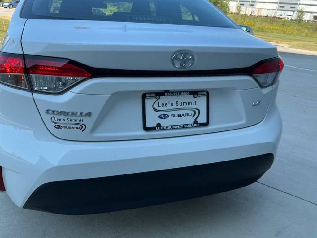 Used 2026 Toyota Corolla LE FWD image 8