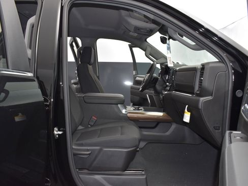 Used 2025 Chevrolet Silverado 2500 LT w/ Z71 Chrome Sport Edition AWD/4WD image 18