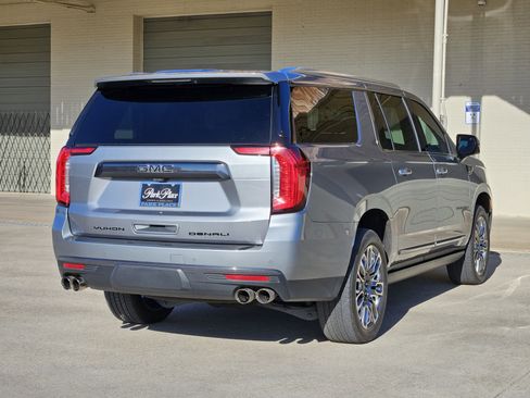 Used 2023 GMC Yukon XL Denali Ultimate image 9