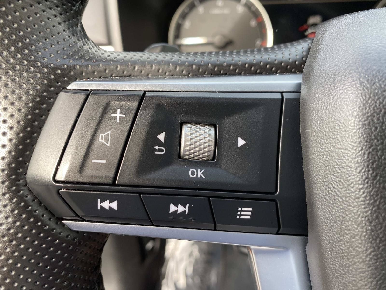 Used 2025 Mitsubishi Outlander SE FWD image 19