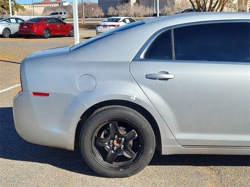 Used 2010 Chevrolet Malibu LT image 4