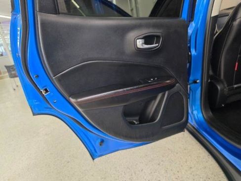 Used 2019 Jeep Compass Trailhawk w/ Cold Weather Group AWD/4WD image 27