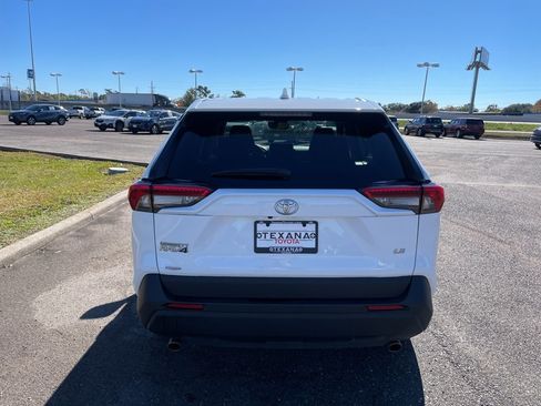 Used 2024 Toyota RAV4 LE image 6
