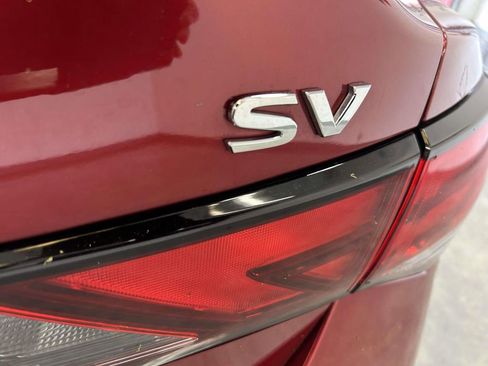 Used 2024 Nissan Sentra SV FWD image 11