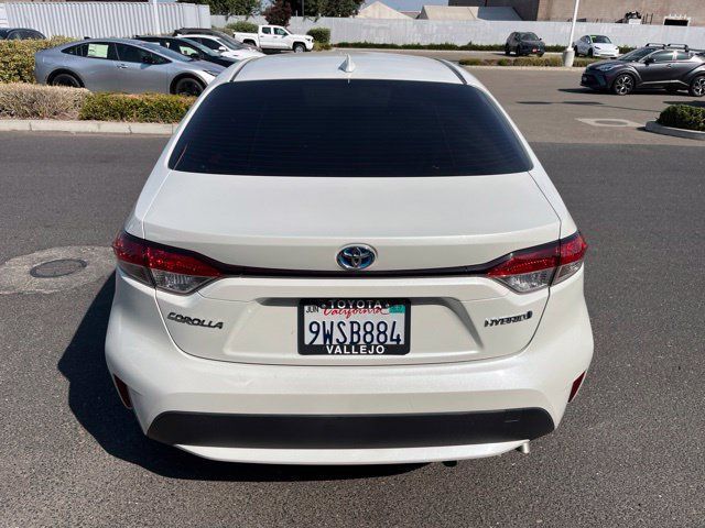 Used 2021 Toyota Corolla LE FWD image 4