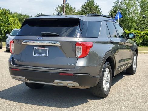 Certified 2024 Ford Explorer XLT w/ Equipment Group 202A AWD/4WD image 4