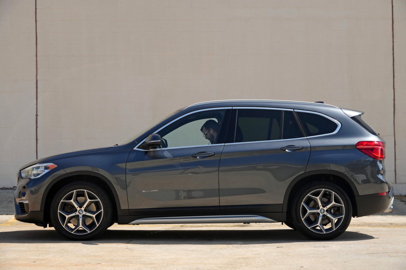 Used 2017 BMW X1 xDrive28i w/ Cold Weather Package AWD/4WD image 8