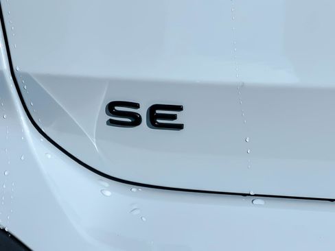 New 2026 Volkswagen Taos SE image 25