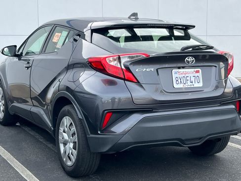 Used 2021 Toyota C-HR LE image 4