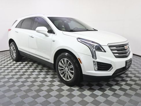 Used 2018 Cadillac XT5 Luxury w/ Driver Awareness Package AWD/4WD image 8