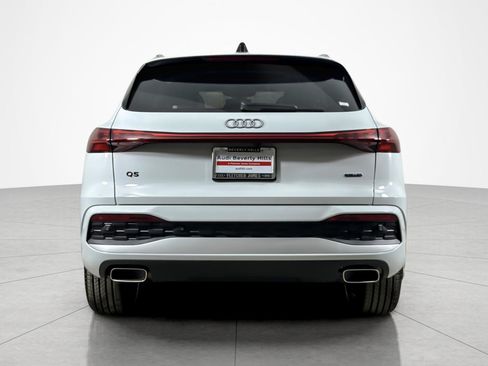 Used 2025 Audi Q5 Premium w/ Convenience Package AWD/4WD image 4