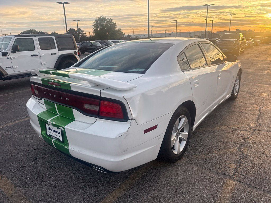 Used 2014 Dodge Charger SE RWD image 5