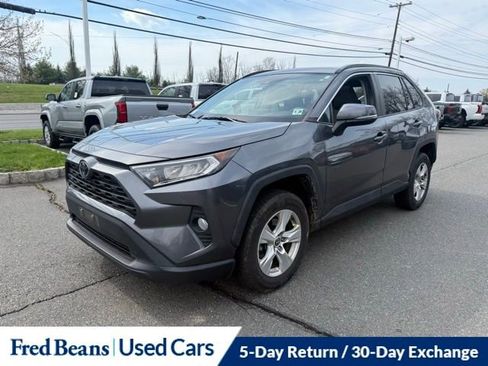 Used 2021 Toyota RAV4 XLE w/ Convenience Package image 15
