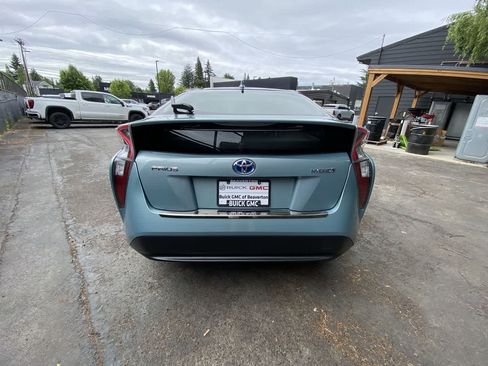 Used 2016 Toyota Prius Four w/ Advanced Technology Package FWD image 5