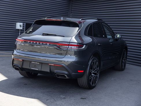 Certified 2023 Porsche Macan AWD/4WD image 9