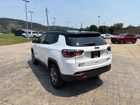 Used 2022 Jeep Compass Trailhawk w/ Sun and Sound Group AWD/4WD image 6