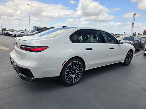 New 2026 BMW 760i xDrive AWD/4WD image 3