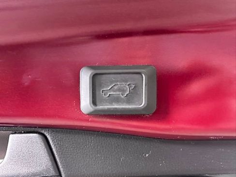 Used 2021 Toyota RAV4 XLE Premium image 14