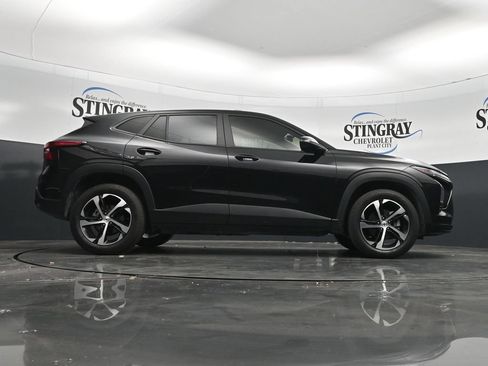 Used 2024 Chevrolet Trax RS w/ Driver Confidence Package FWD image 24
