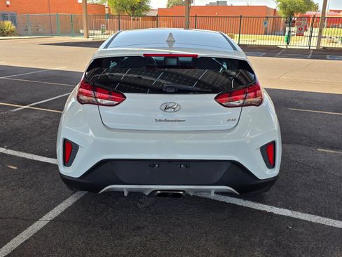 Used 2019 Hyundai Veloster 2.0 FWD image 4