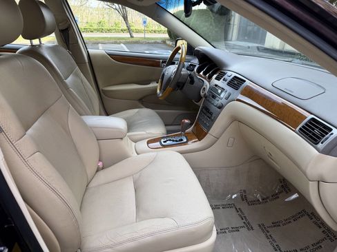 Used 2005 Lexus ES 330 FWD image 15