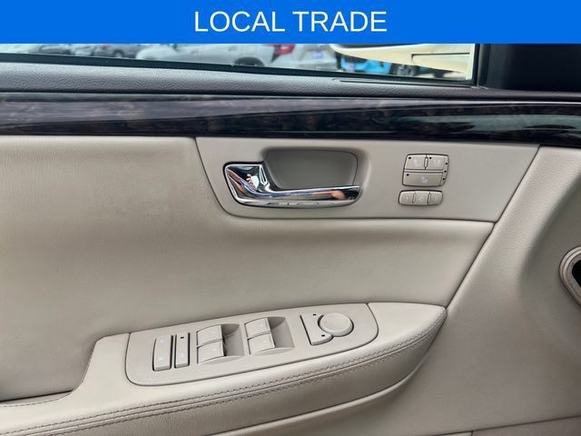 Used 2011 Cadillac DTS Luxury FWD image 23